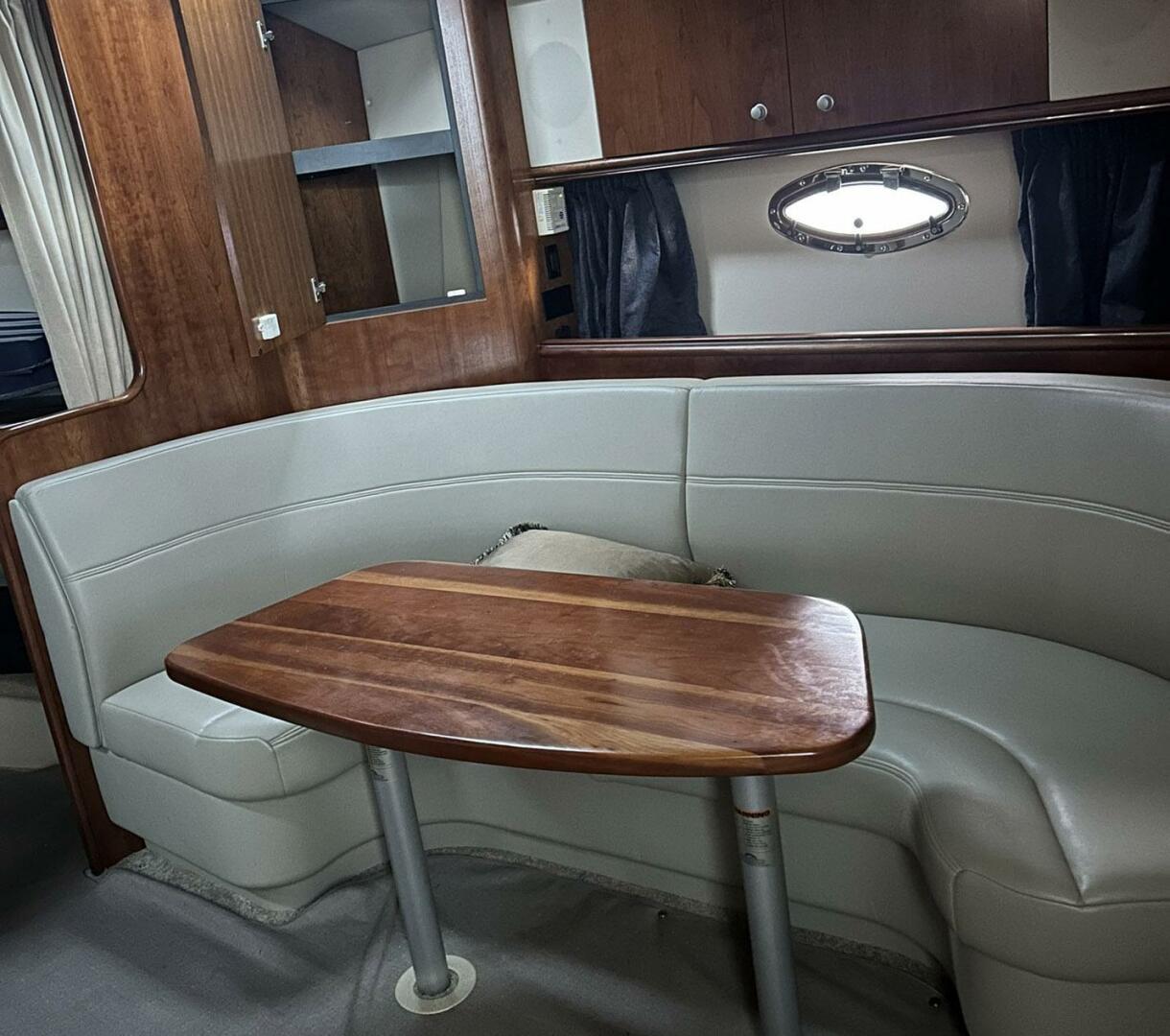 2006 Cruisers Yachts 370 Express - Image 6