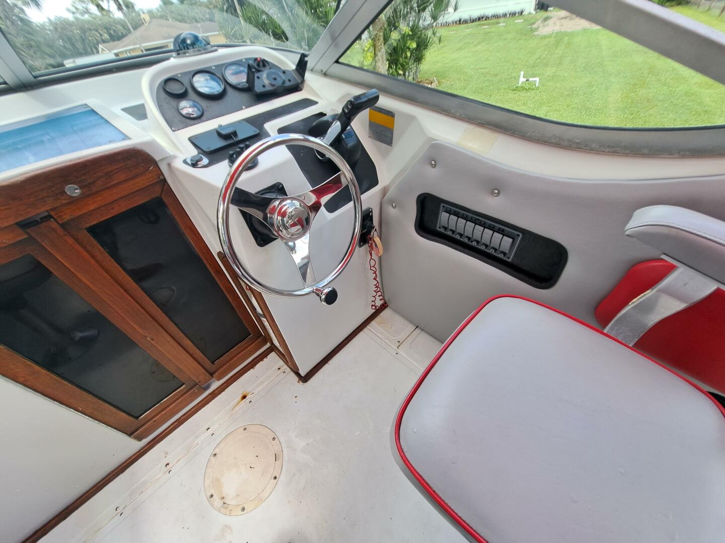 2021 Boston Whaler 300 FourStroke - Image 3