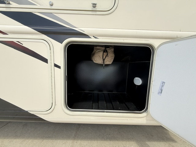 2023 Thor Motor Coach Windsport 31C - Image 4