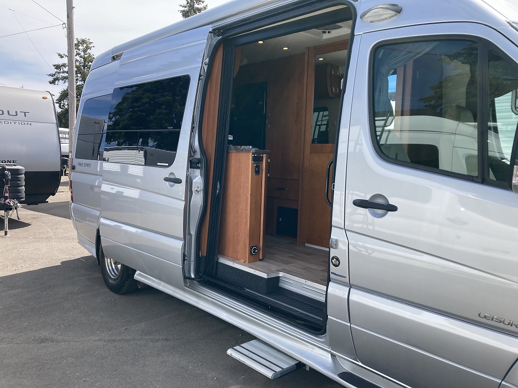 2014 Leisure Travel Free Spirit FS22 - Image 6