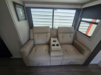 2027 VENTURE RV STRATUS 282VFD - Image 9