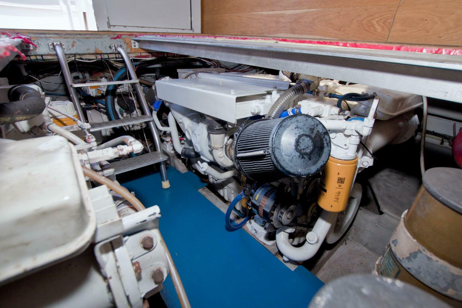 1998 Luhrs 36 Convertible - Image 61