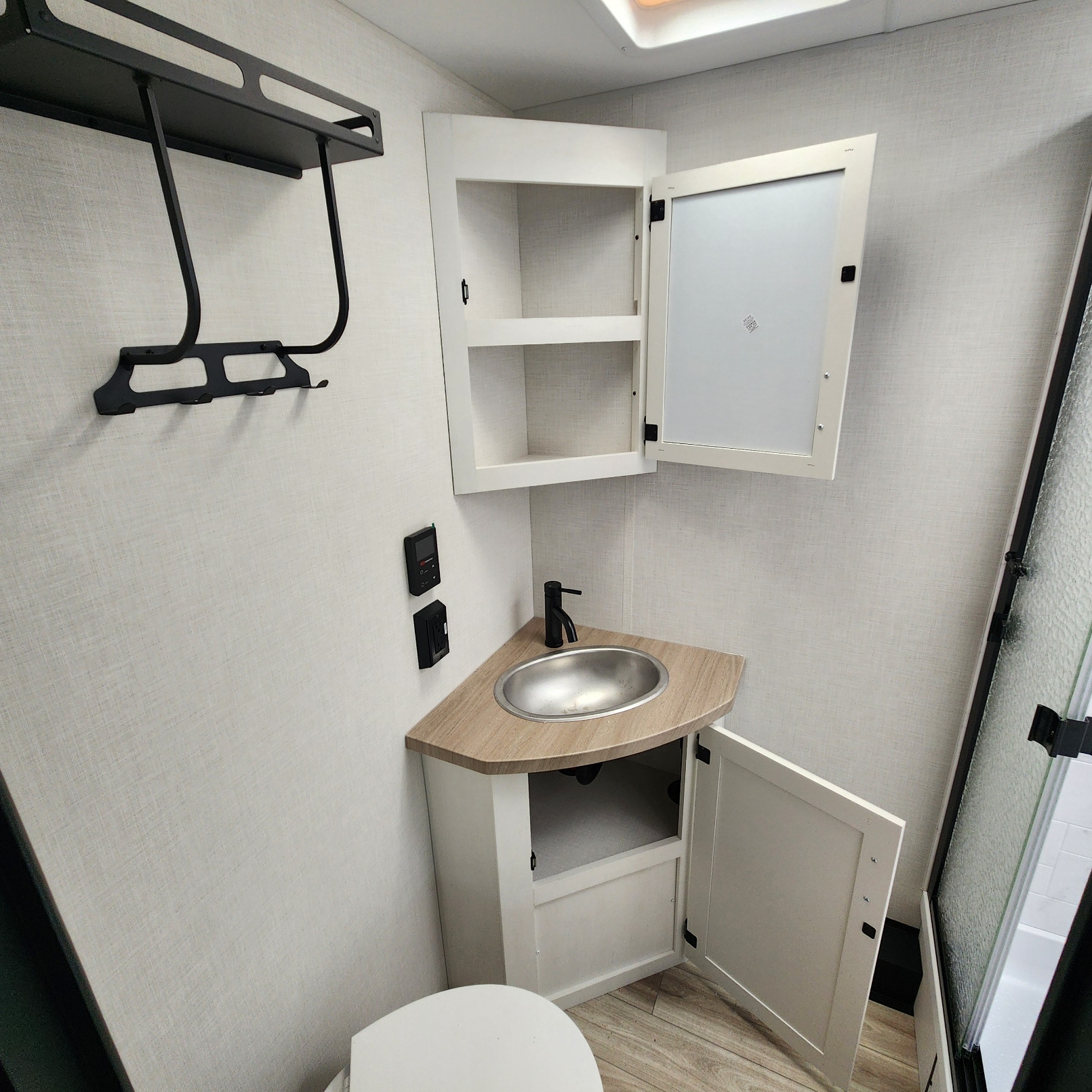 2026 VENTURE RV SPORTTREK 272VRK - Image 35