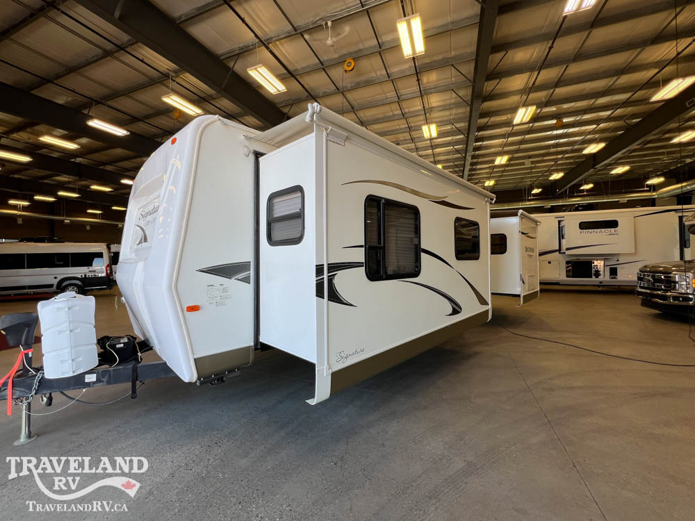 2013 FOREST RIVER ROCKWOOD ULTRA LITE 8315BSS HANDYMAN SPECIAL - Image 5