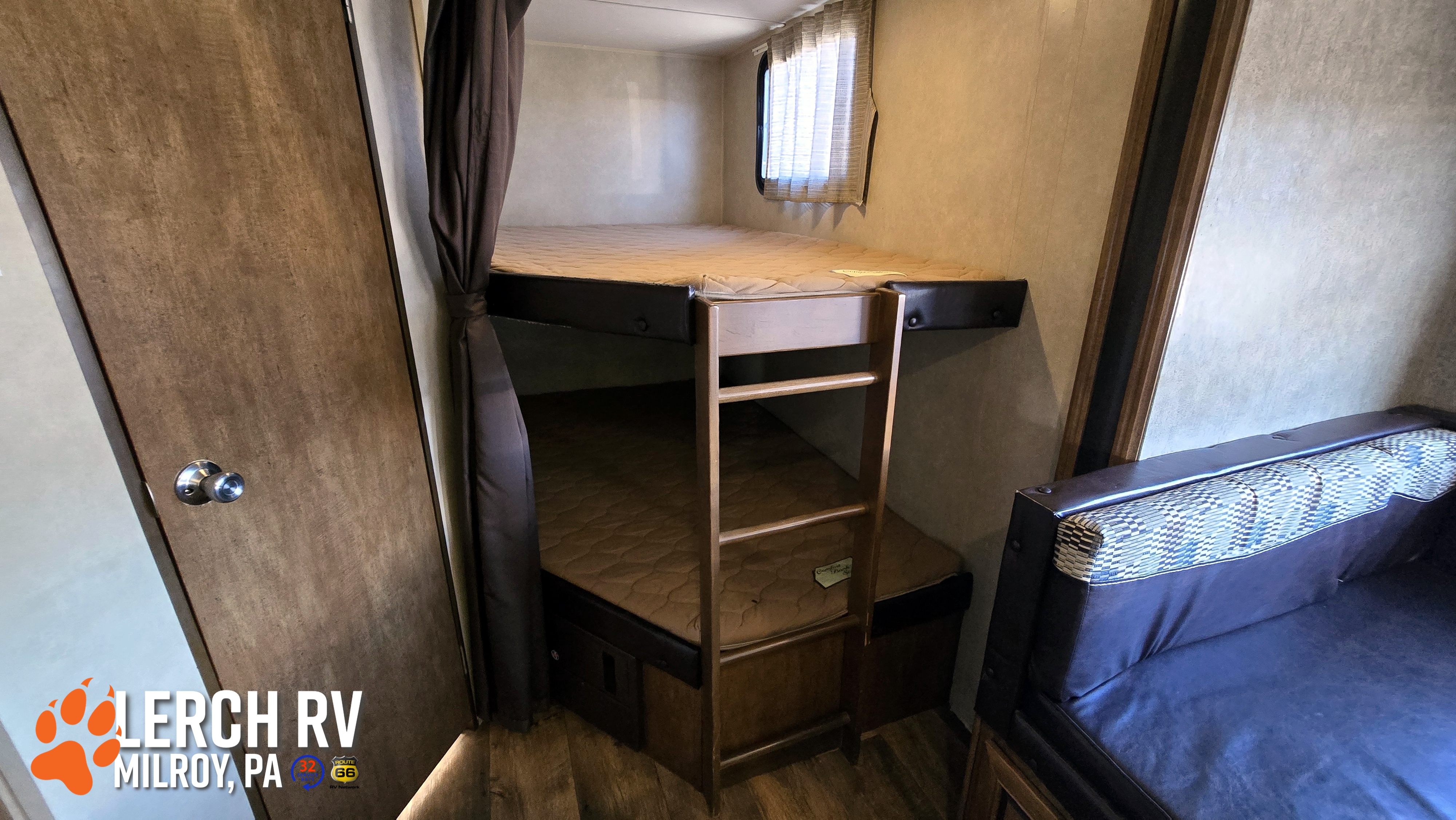 2016 FOREST RIVER WILDWOOD XLITE 263BHXL - Image 19