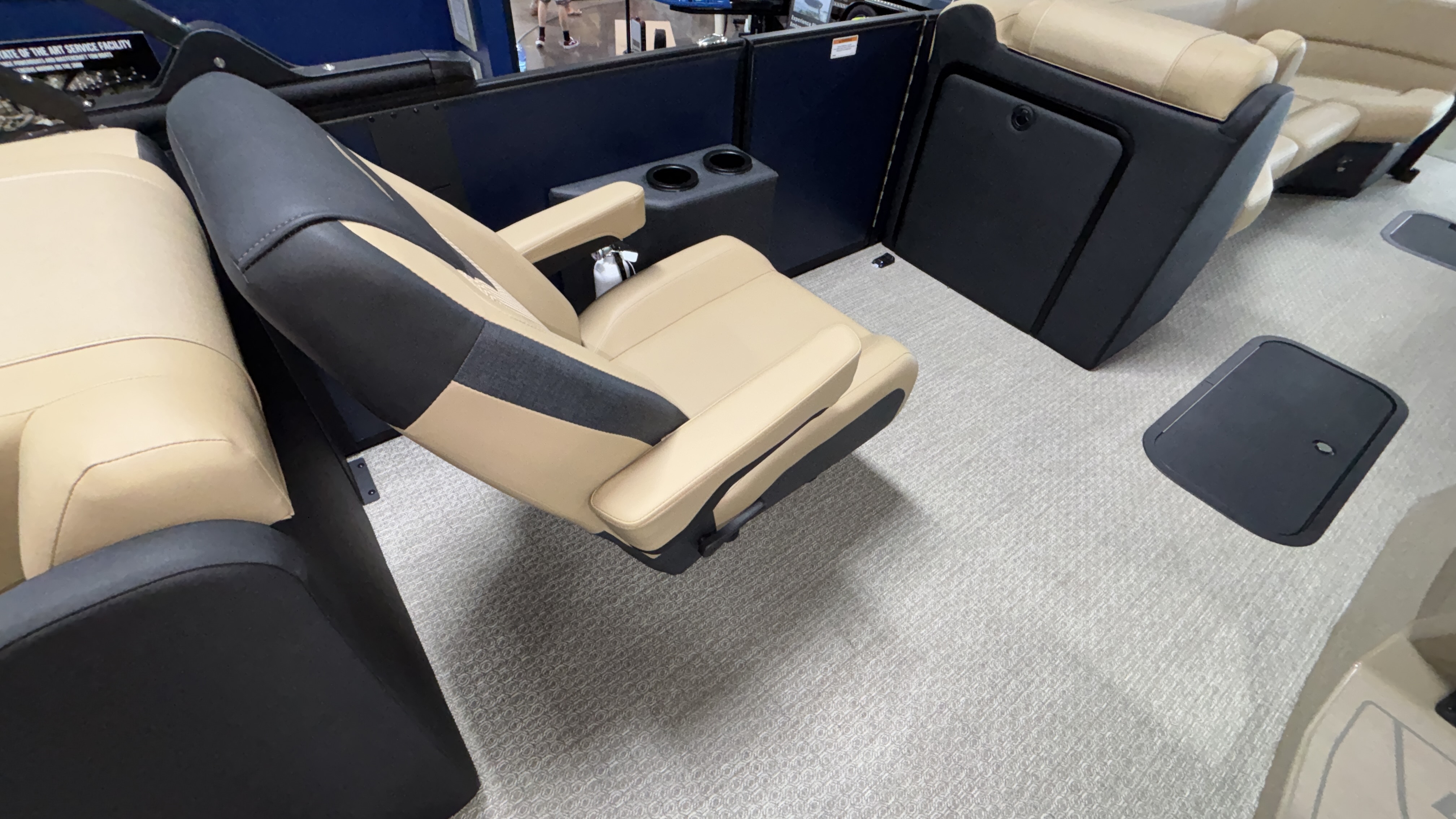 2026 Evotti 525 Quad Lounge - Image 15