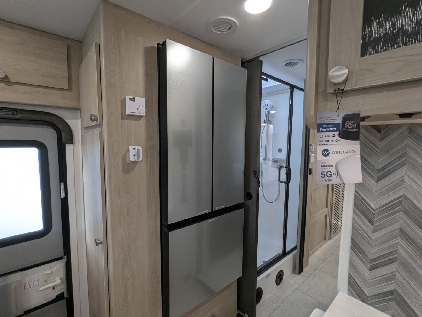 2026 Coachmen Entourage 330DS - Image 27
