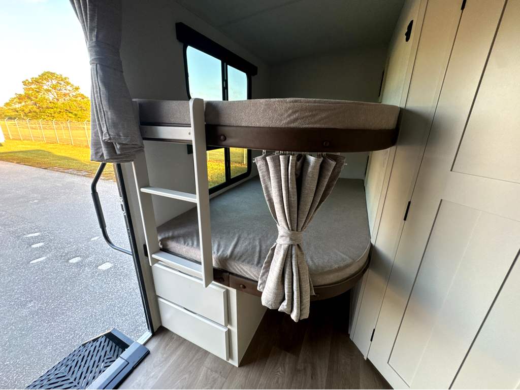 2027 GRAND DESIGN IMAGINE 2470BH - Image 20