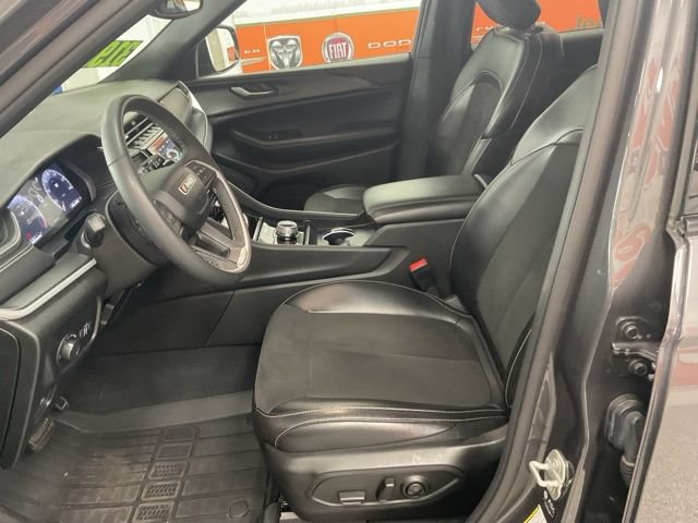 2024 Jeep Grand Cherokee L Utility 4D Altitude 4WD - Image 18