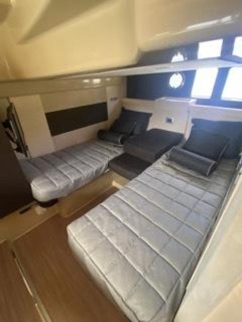 2013 Cranchi M44 HT - Image 12