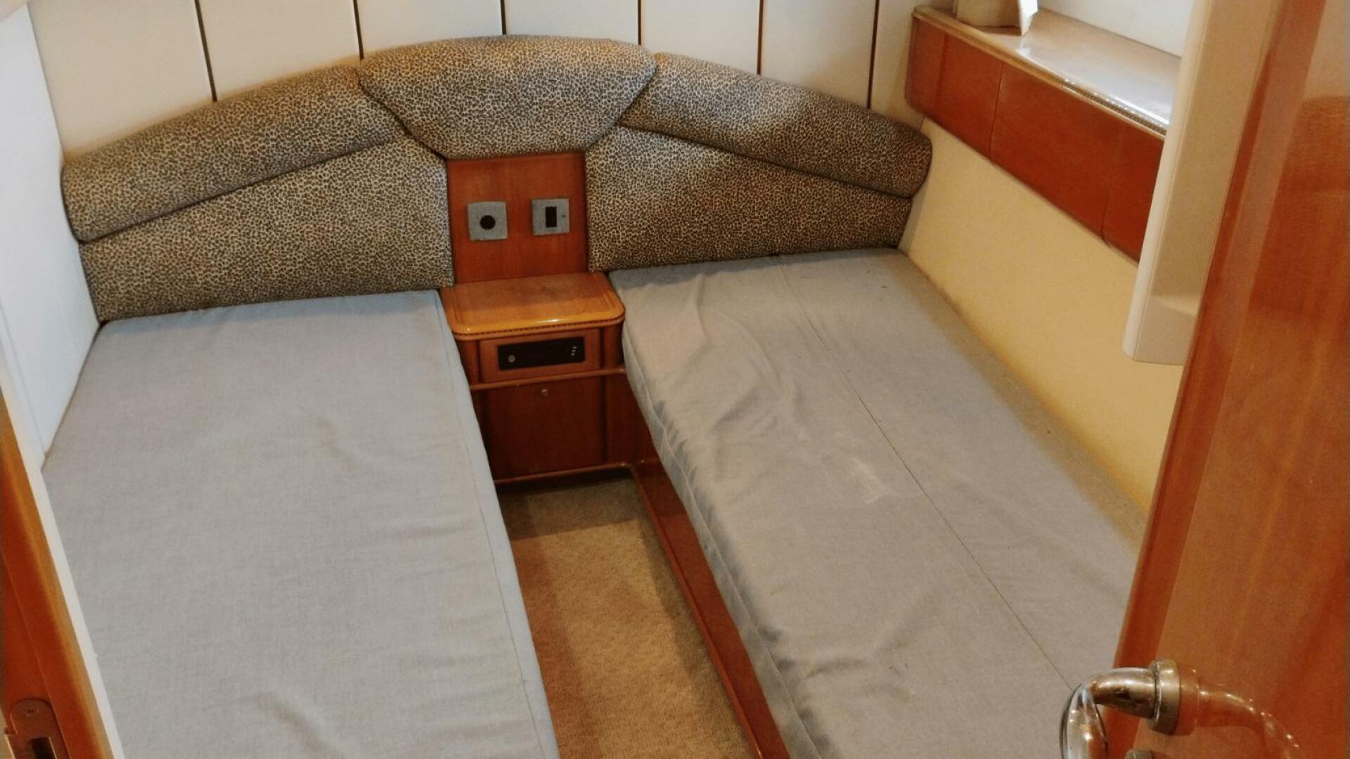 2001 Viking Princess 72 - Image 26