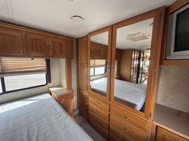 2004 FOURWINDS WINDSPORT 35D - Image 41