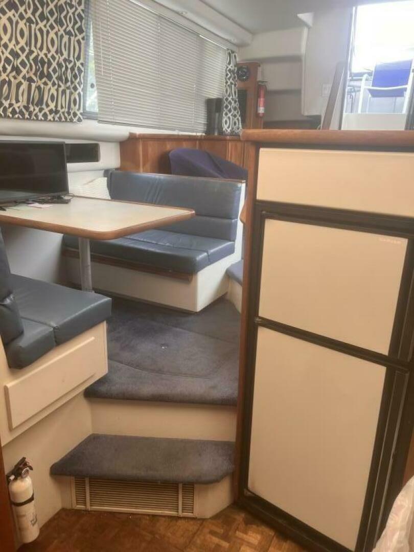 1994 Carver Aft Cabin Motor Yacht - Image 37