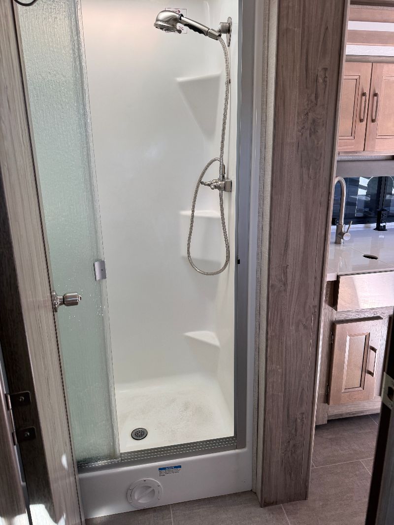 2021 Coachmen Sportscoach SRS 339DS - Image 19