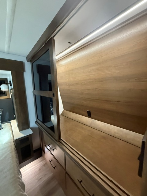2027 Keystone Montana 3100RL - Image 25