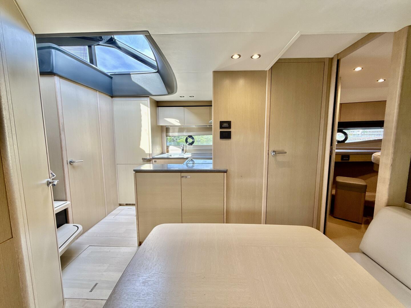 2017 Princess V58 - Image 20