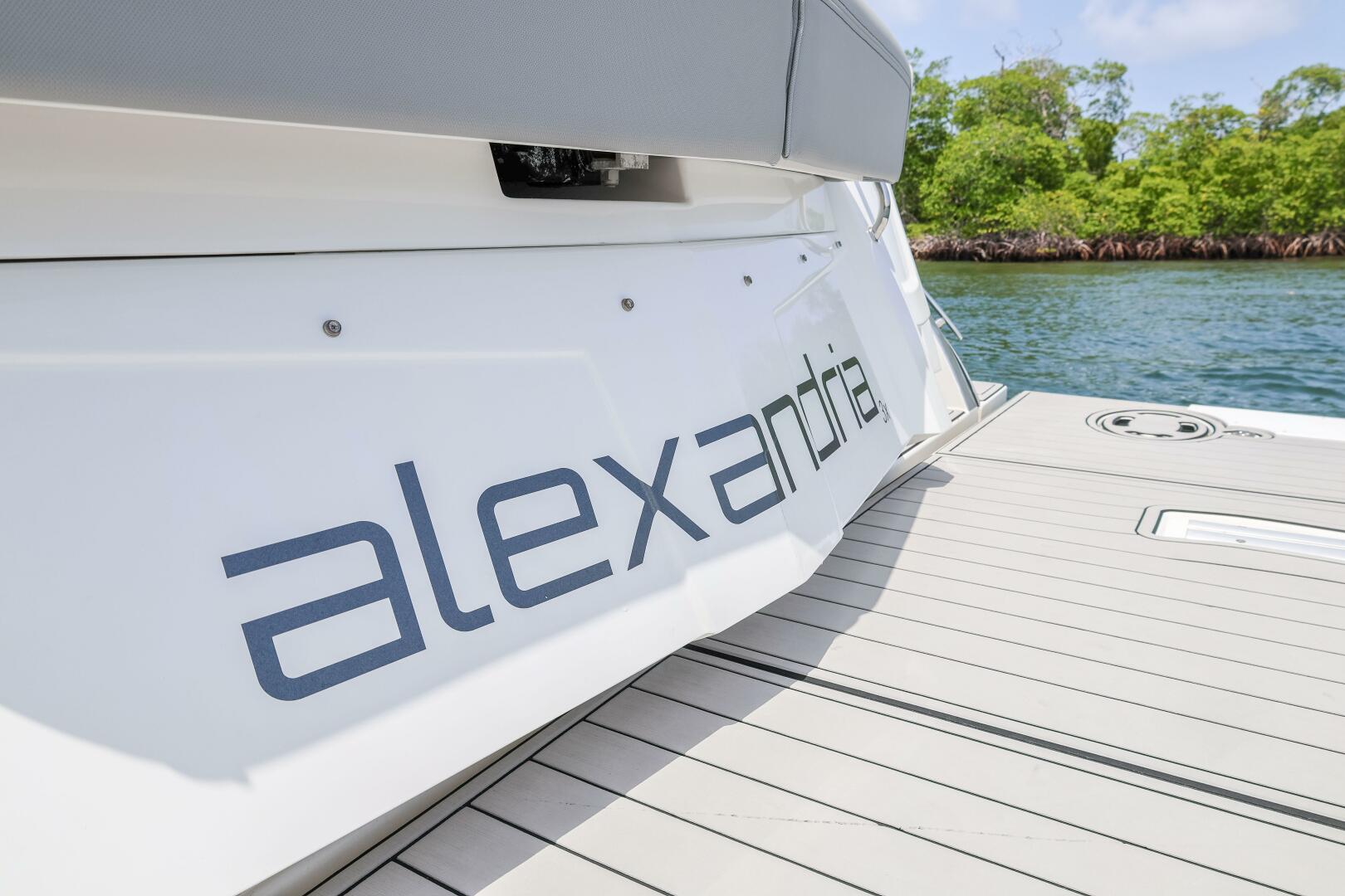 2014 Cruisers Yachts 45 Cantius - Image 14