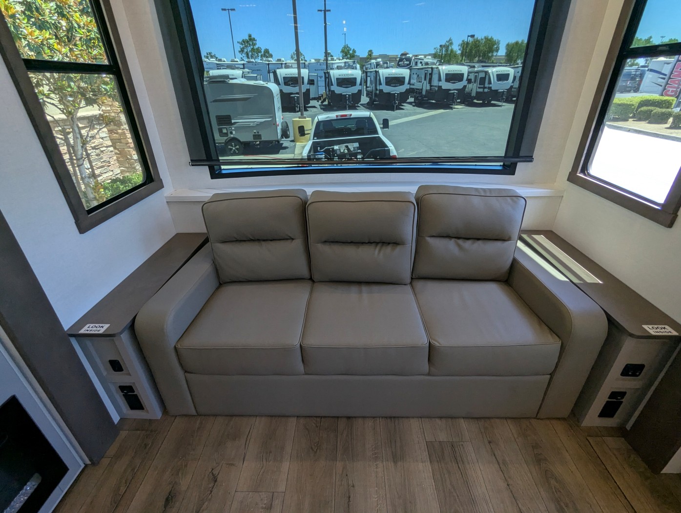 2026 Alliance RV Benchmark 42LFT - Image 22