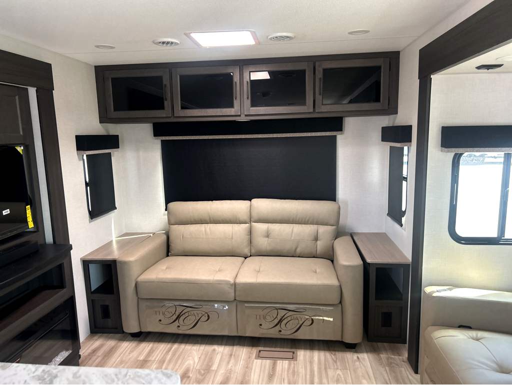 2026 VENTURE RV SPORTTREK 312VIK - Image 13