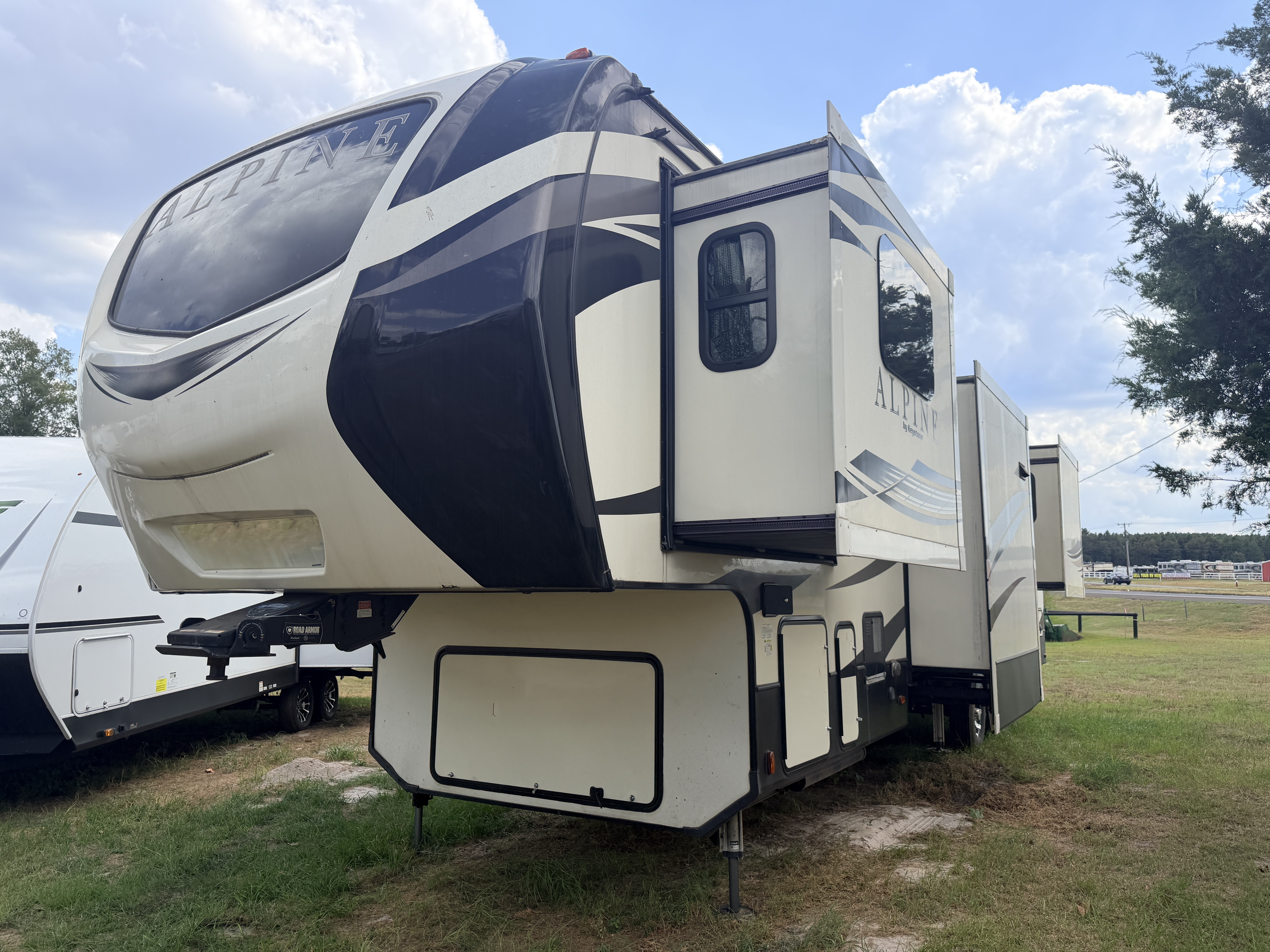 2020 Keystone Alpine 3711KP - Image 4