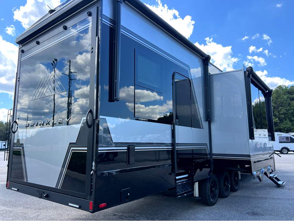 2026 BRINKLEY G 3520 - Image 4