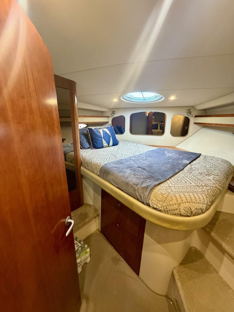 2007 Cruisers Yachts 370 Express - Image 4
