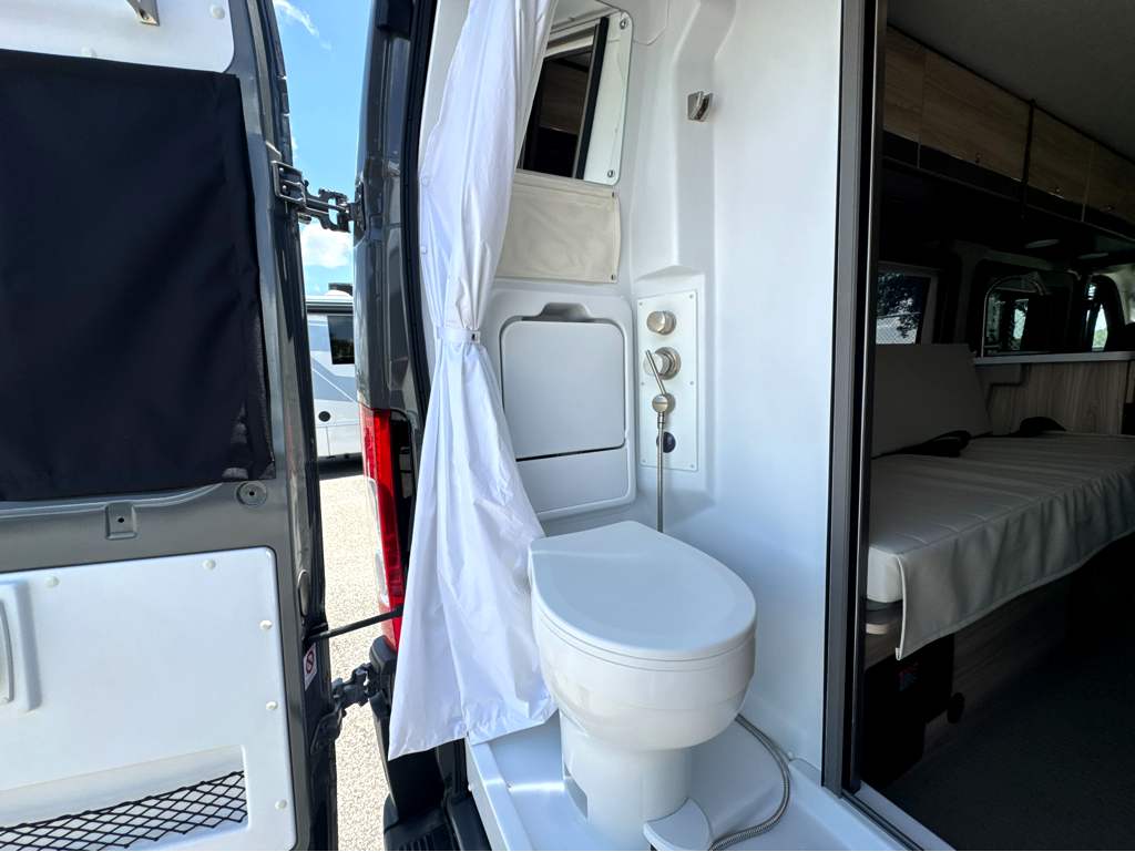 2027 ENTEGRA COACH ETHOS 20T - Image 10