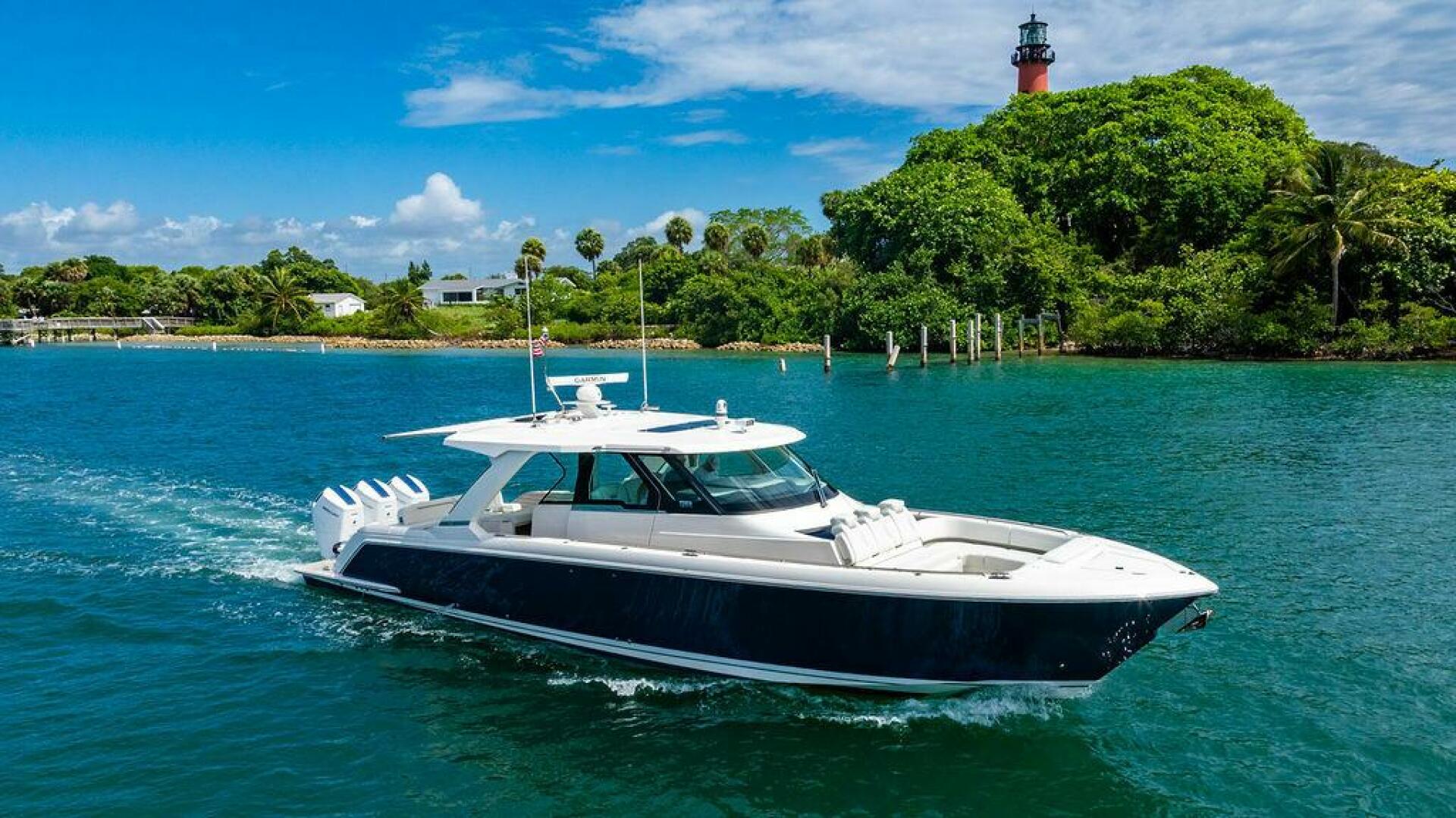 2025 Tiara Yachts 48 LS - Image 1
