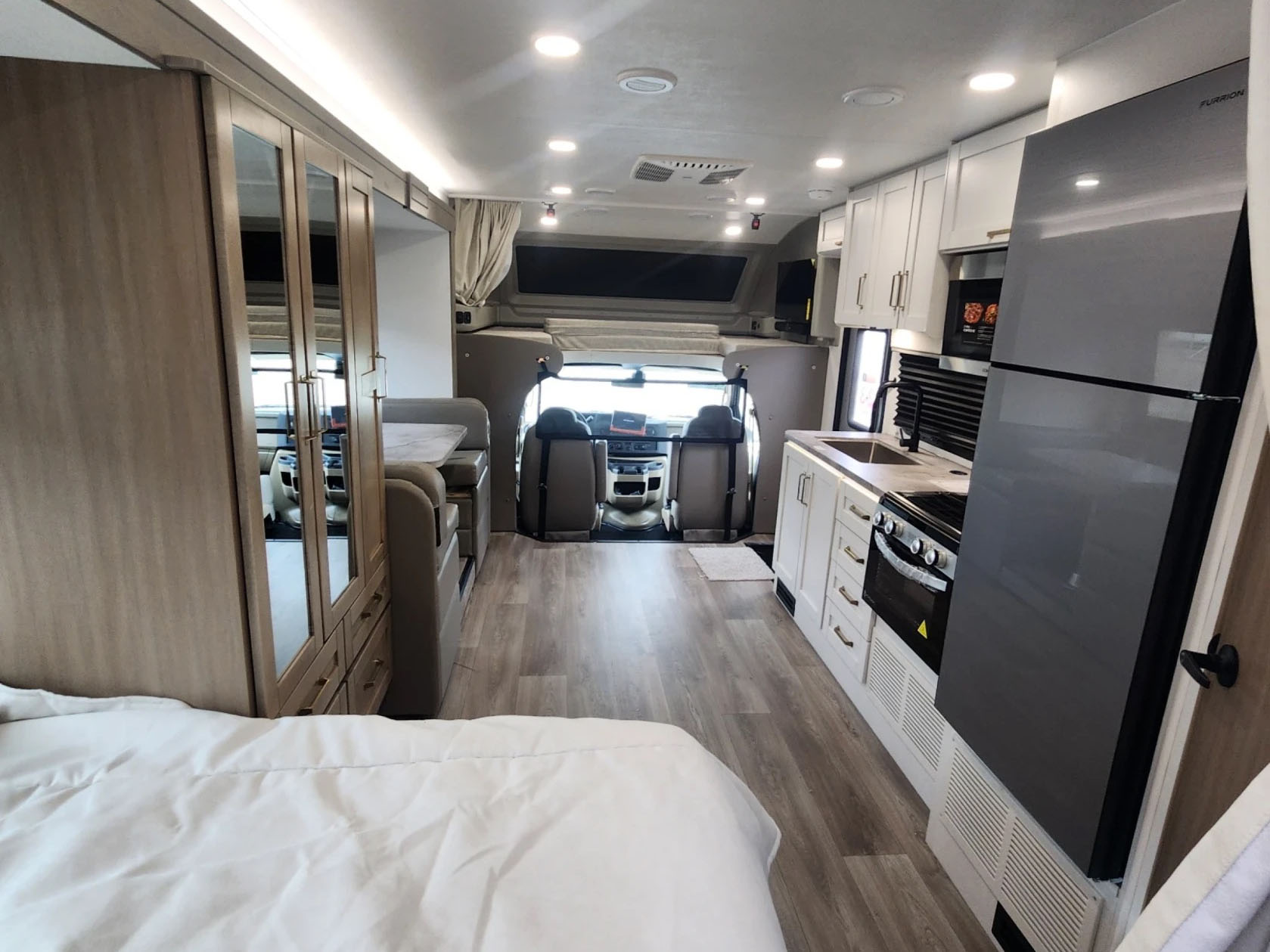 2027 ENTEGRA COACH ODYSSEY 24B - Image 14