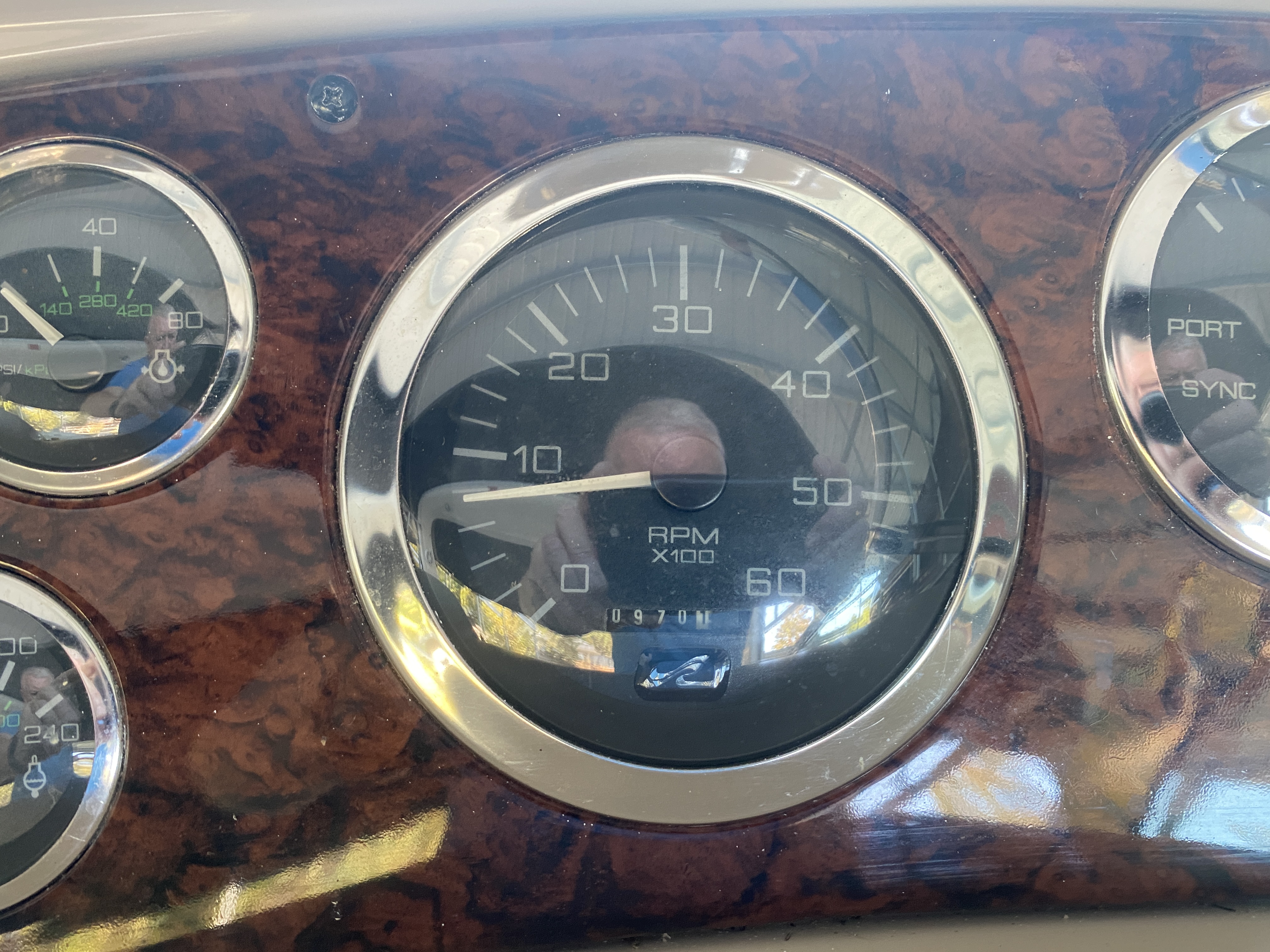 1999 Sea Ray 380 Sundancer - Image 17