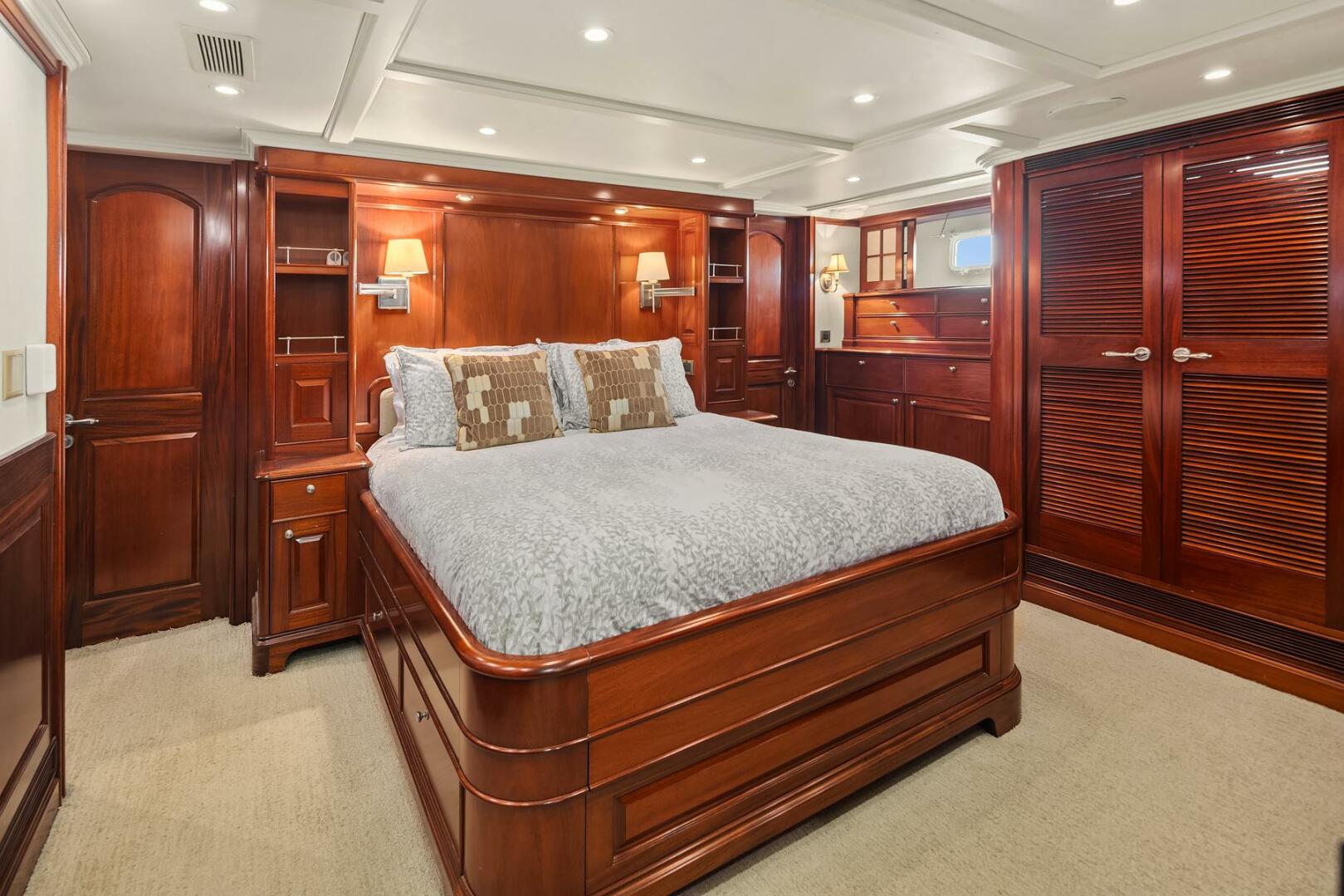2001 Rayburn Custom Yachts Flush Deck - Image 26