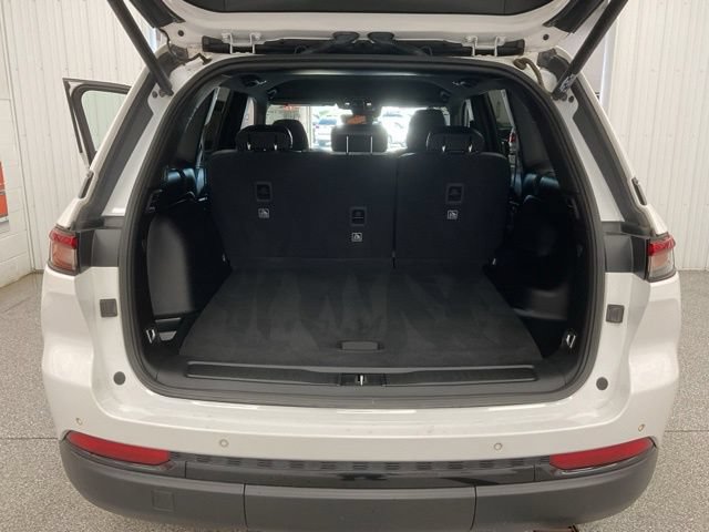 2023 Jeep Grand Cherokee Utility 4D Altitude 4WD - Image 25