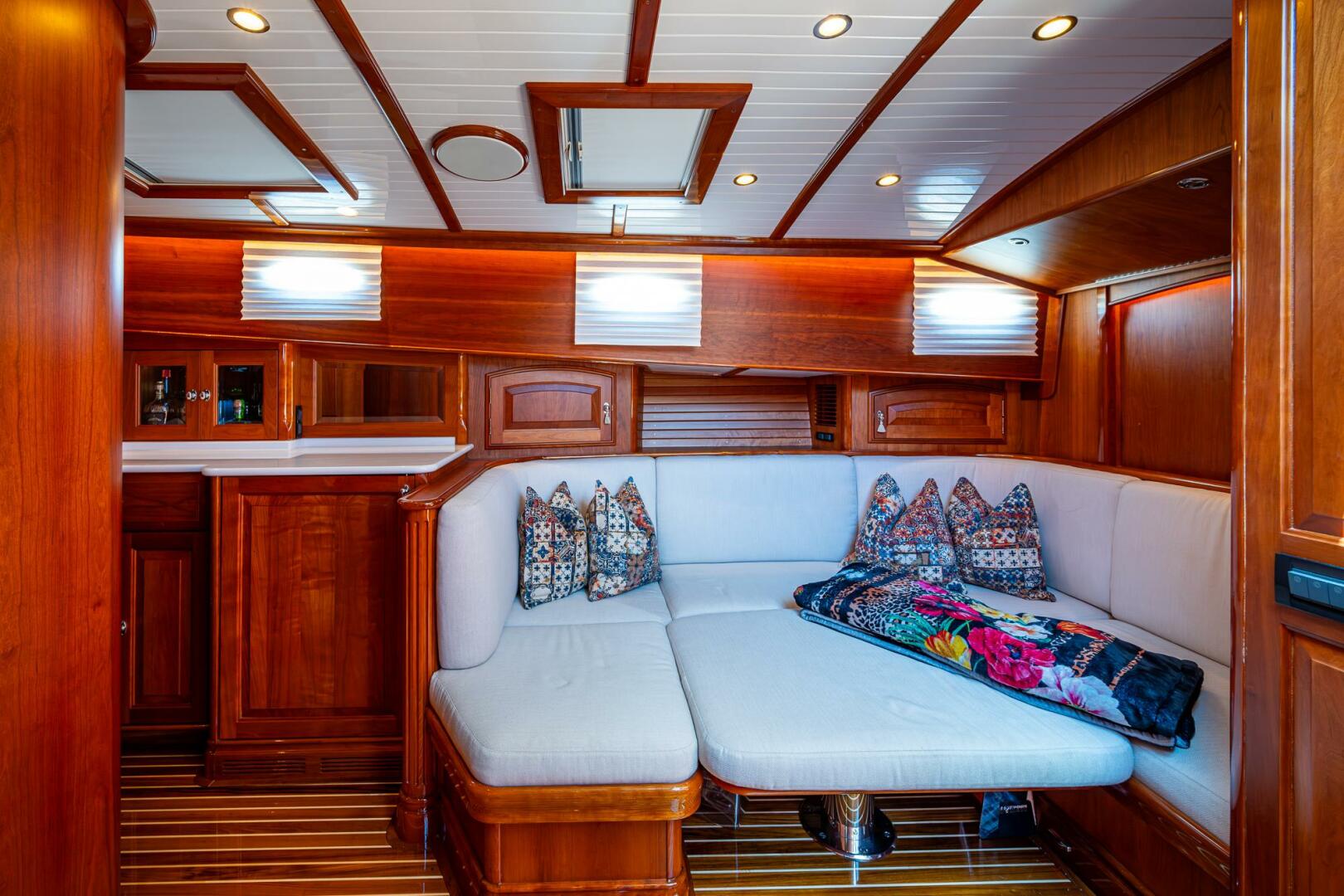 2021 Hinckley Talaria 55 Flybridge MKII - Image 19