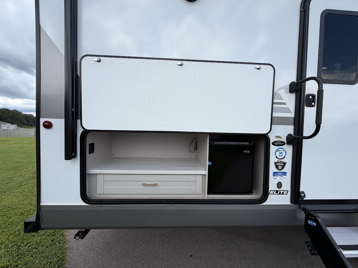 2027 JAYCO JAY FLIGHT 330TBS - Image 7