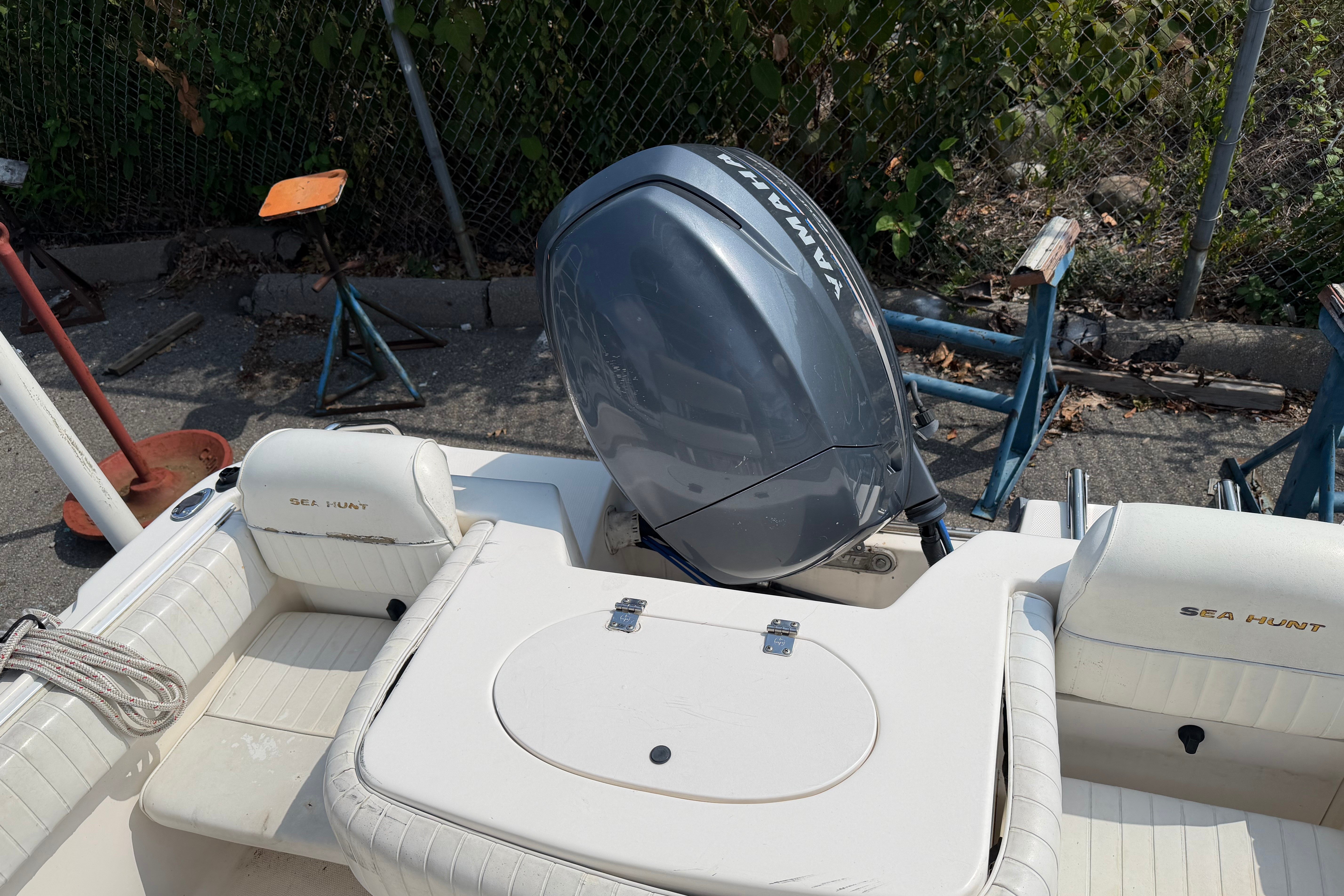2005 Sea Hunt Triton 186 - Image 14