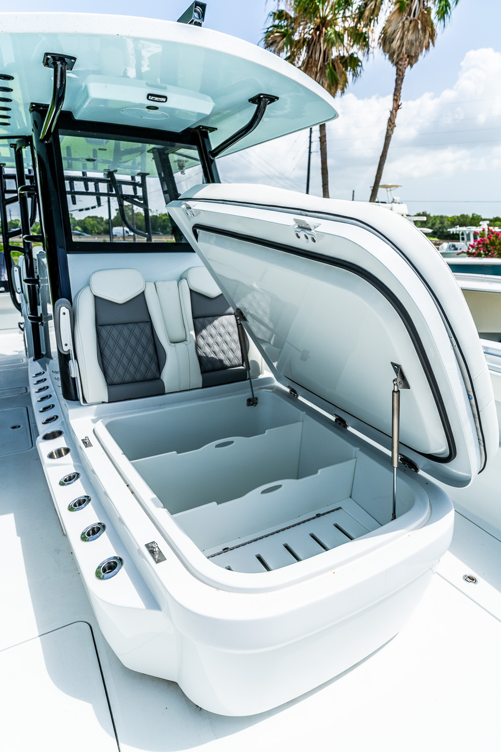 2026 INVINCIBLE 2026 33 CATAMARAN - Image 29