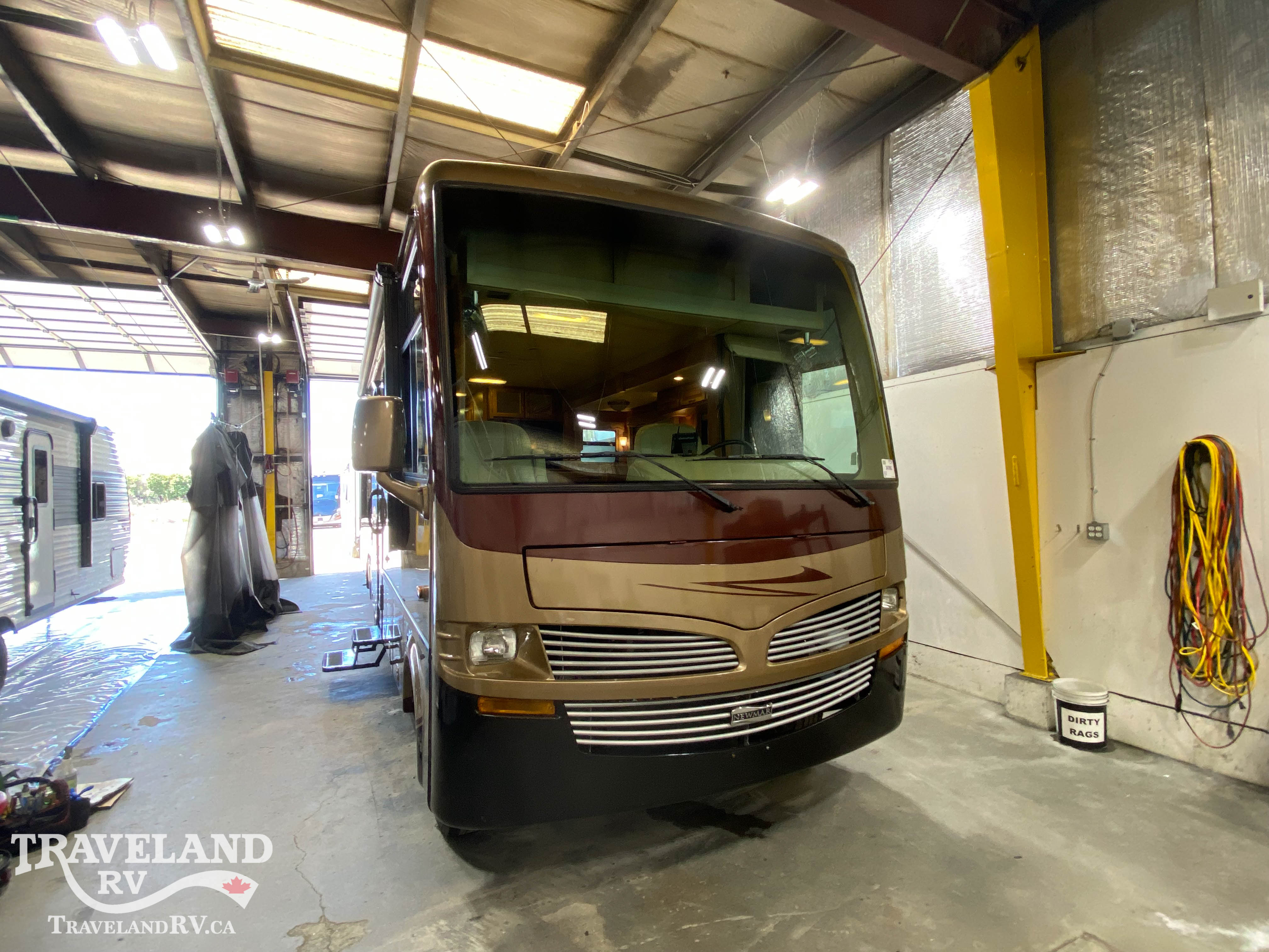 2011 NEWMAR BAYSTAR 3302 - Image 1