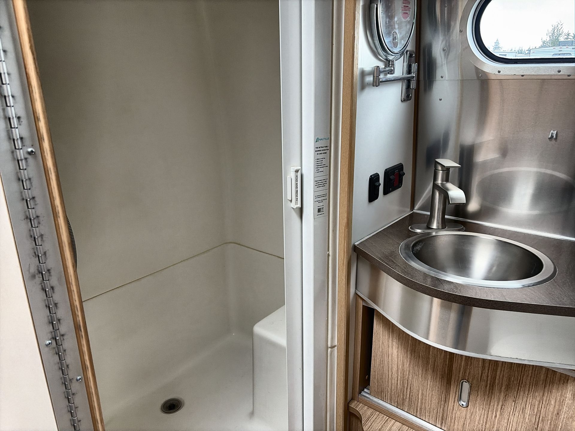 2018 Airstream Flying Cloud 26RB - Image 13