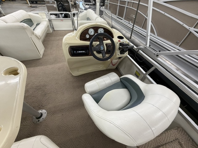 2003 LOWE SUNCRUISER TRINDAD 222 - Image 24