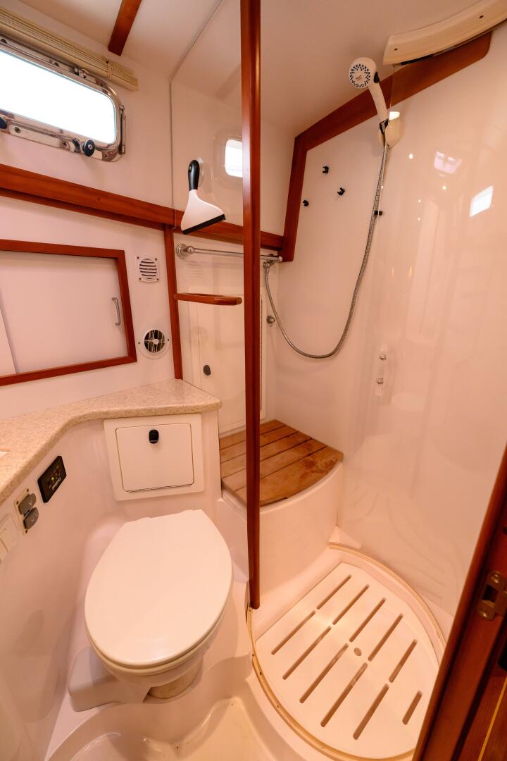 2009 Sabre 42 Hard Top Express - Image 24