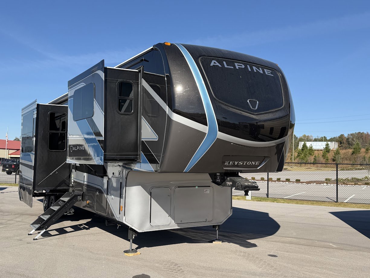 2026 Keystone ALPINE 3710FL - Image 1