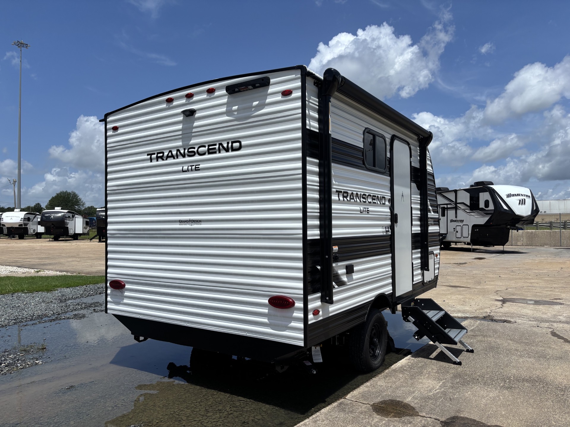 2027 Grand Design TRANSCEND ONE 121RBL - Image 8