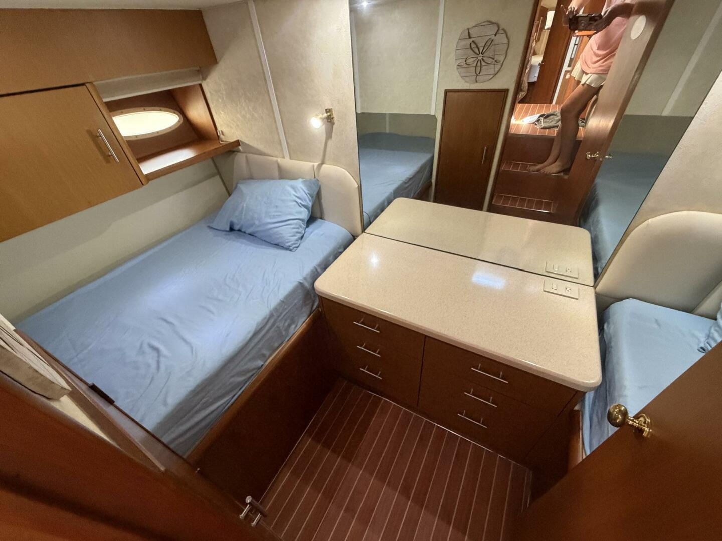 2001 Ocean Yachts 40 Express Bridge - Image 18