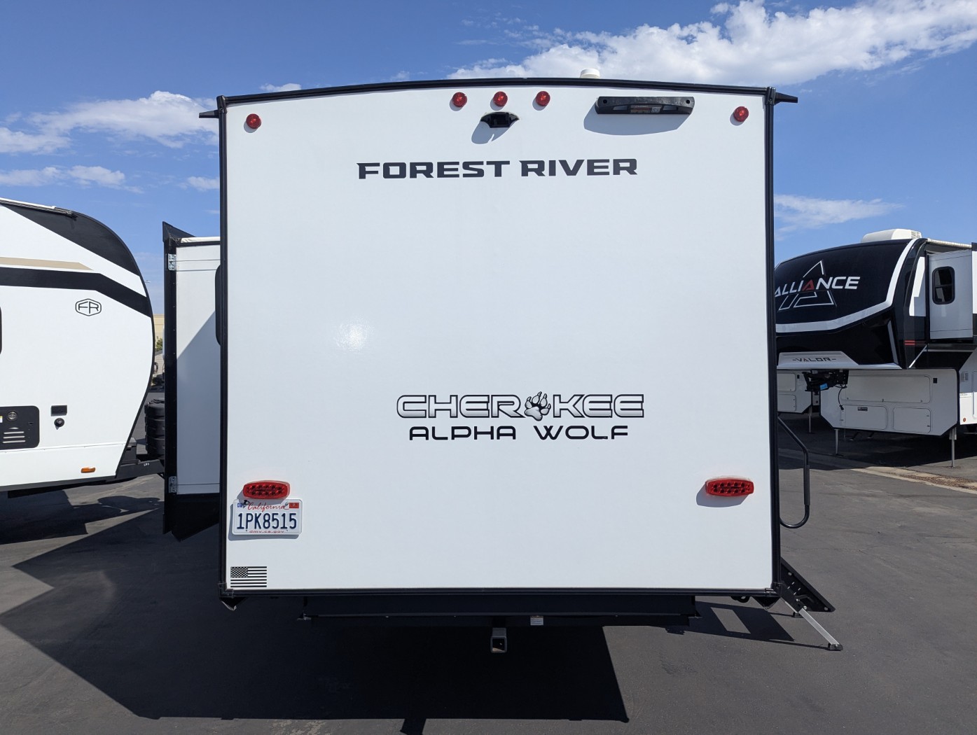 2025 Forest River Cherokee Alpha Wolf 22SW - Image 7