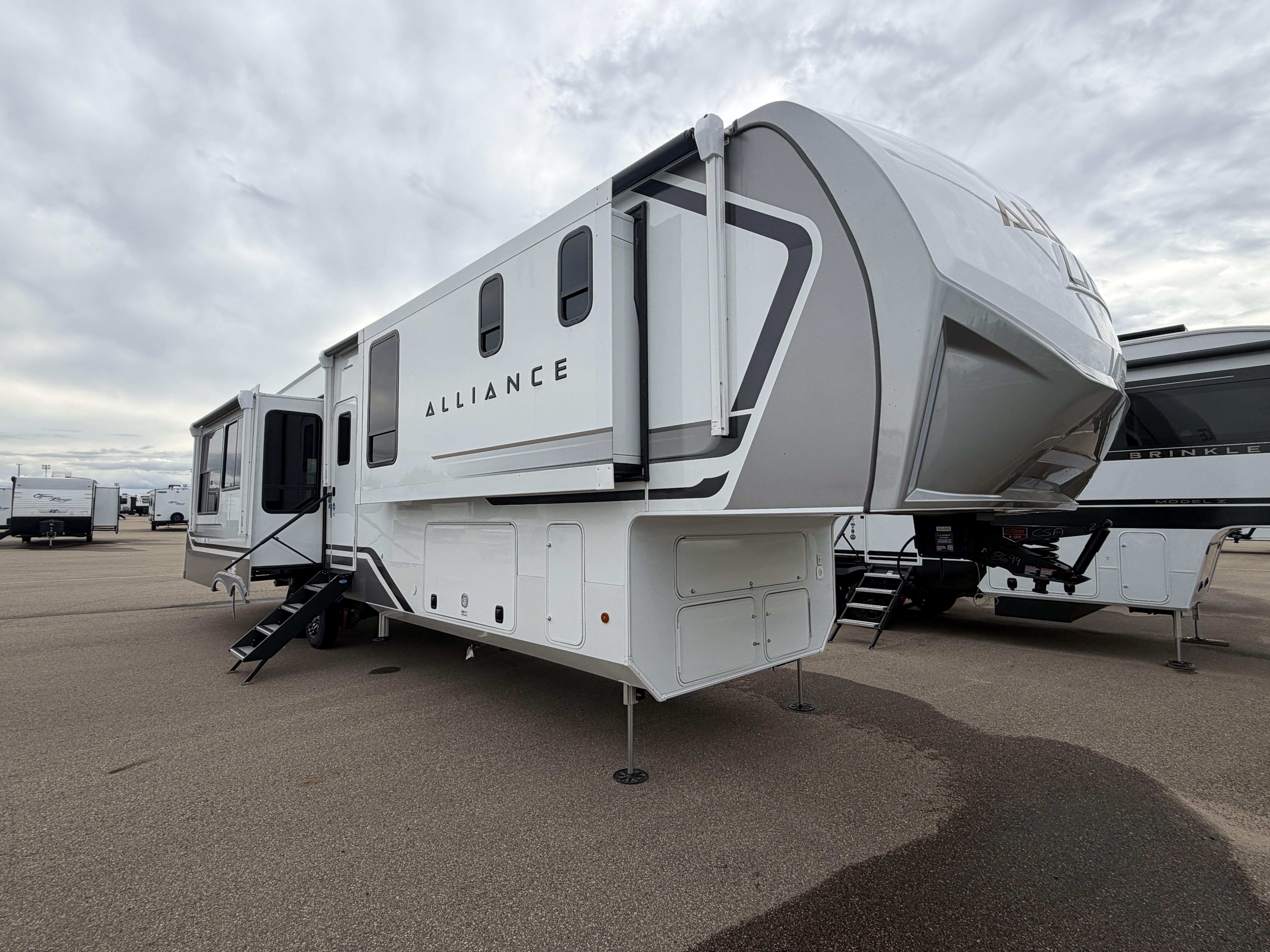 2027 Alliance RV Paradigm 382RK - Image 1