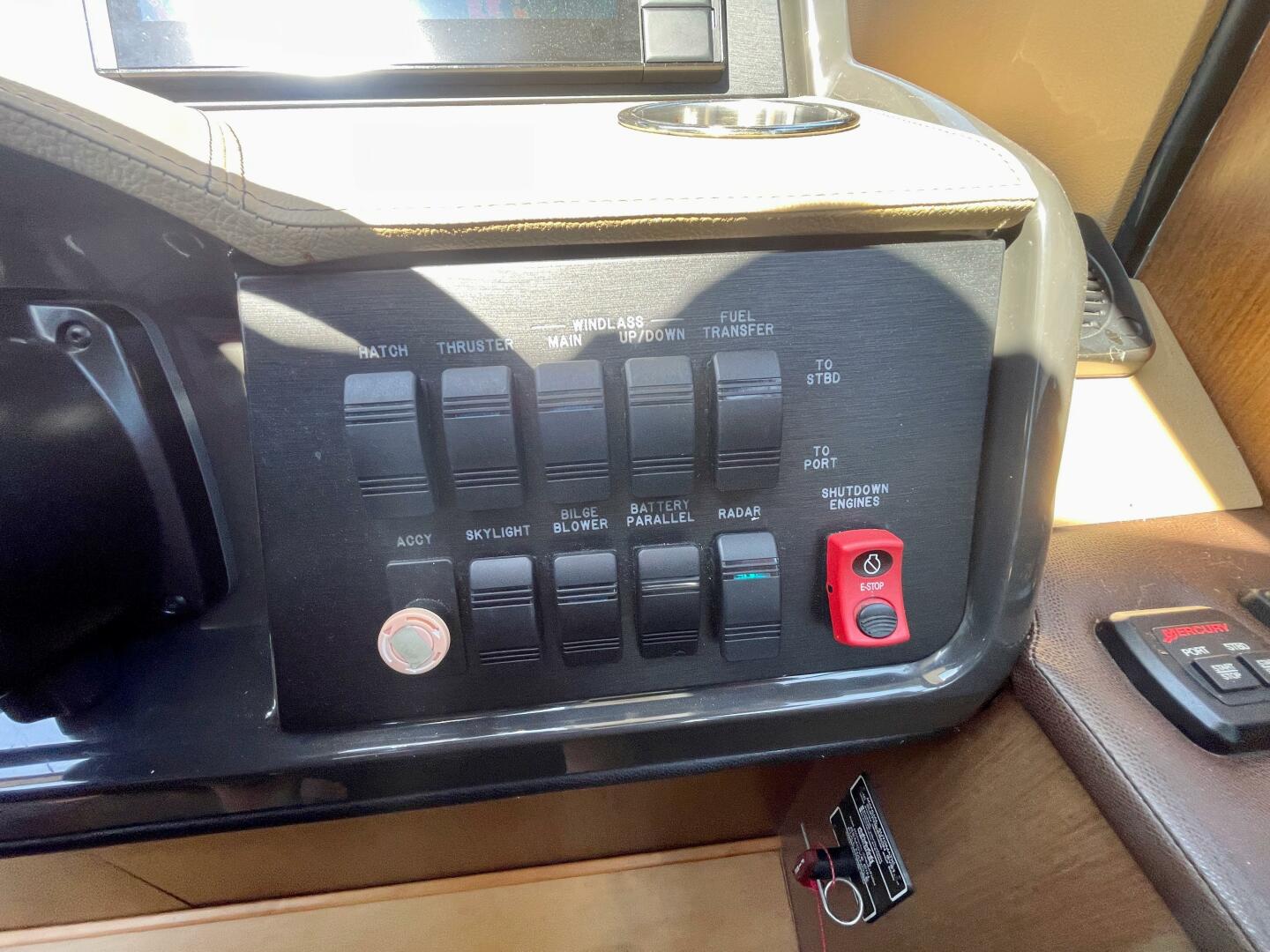 2017 Sea Ray 400 Sundancer - Image 45