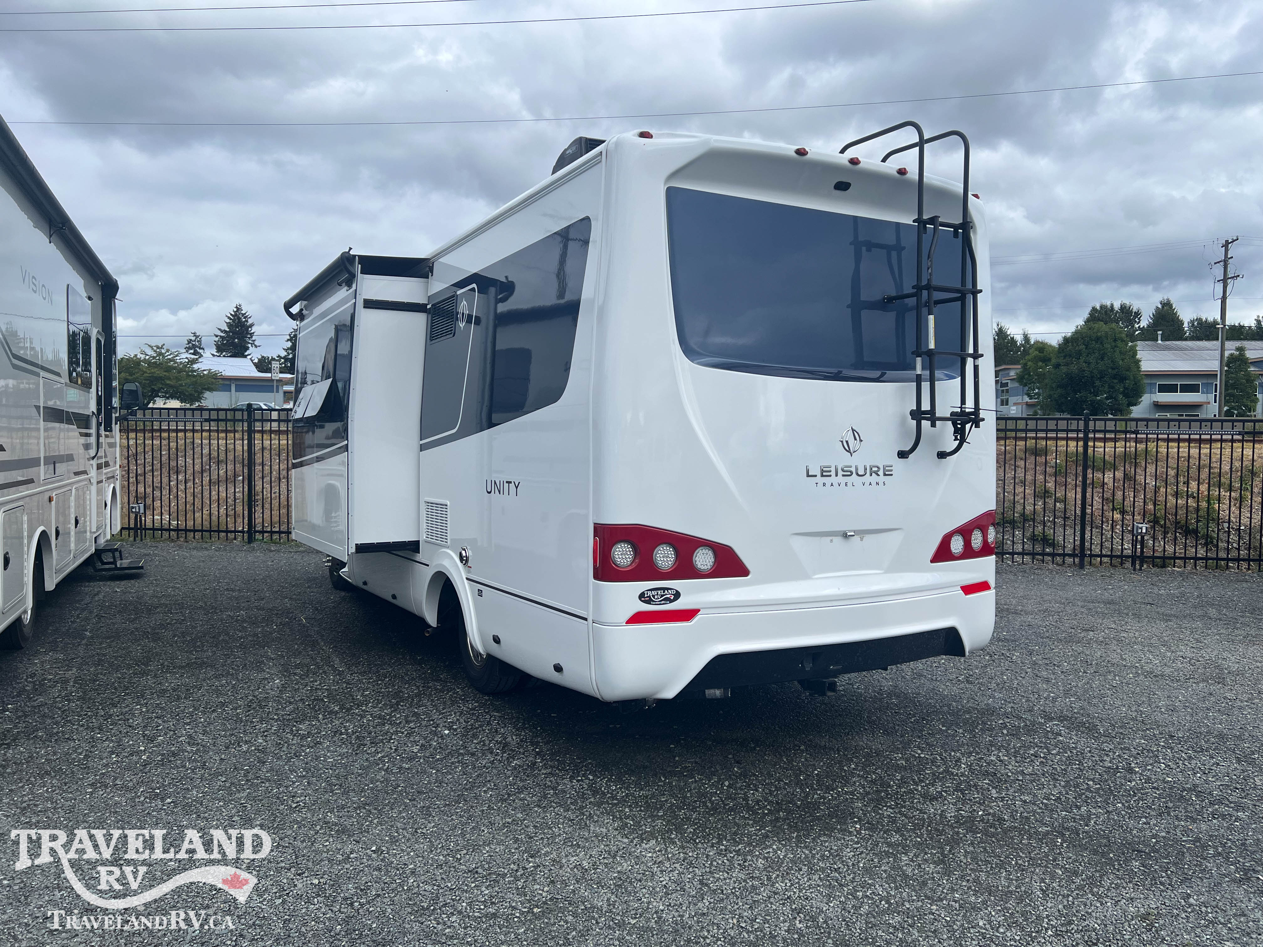 2023 Leisure Travel Unity U24CB - Image 7