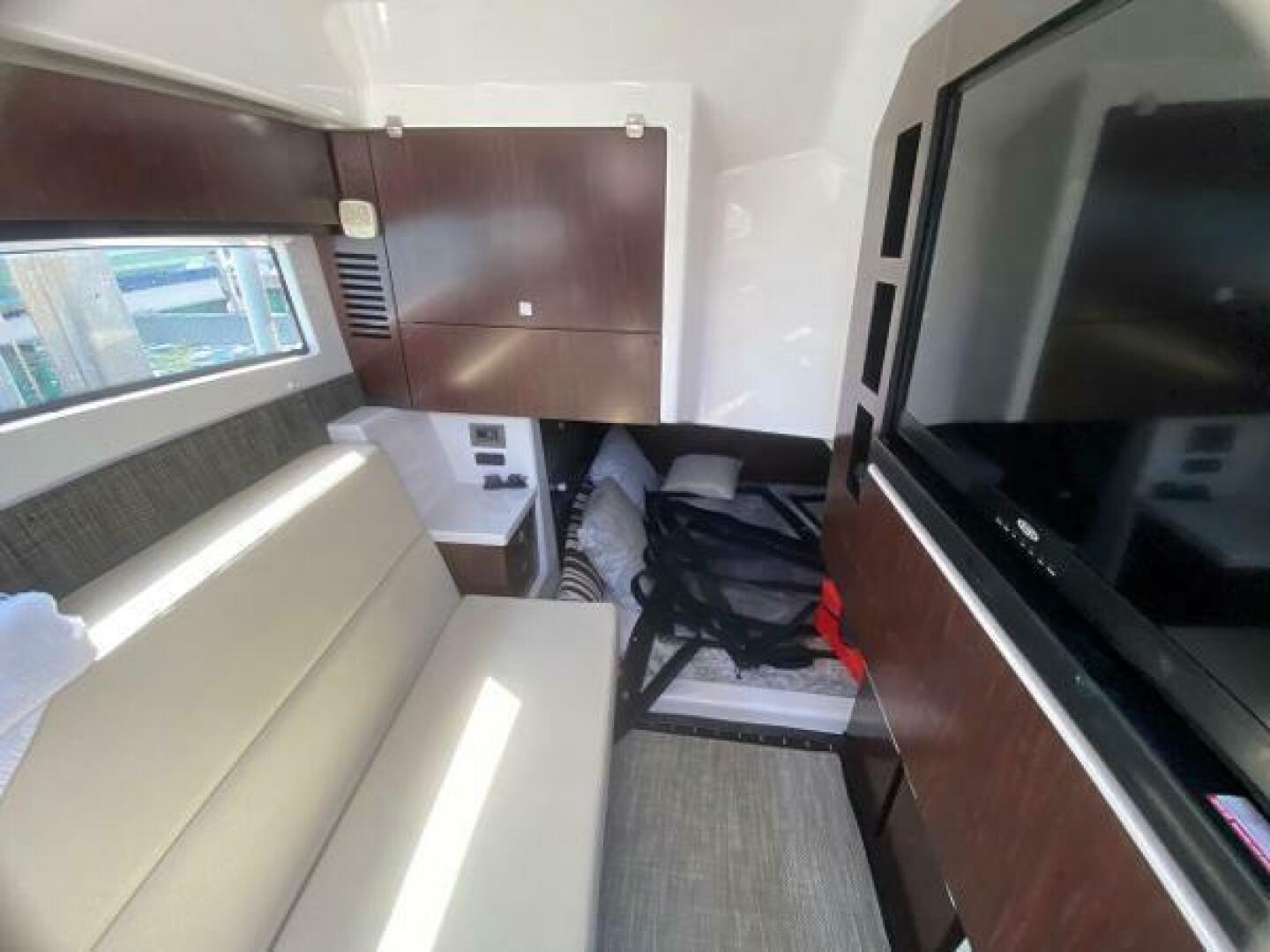 2018 Monterey 385 SE - Image 22