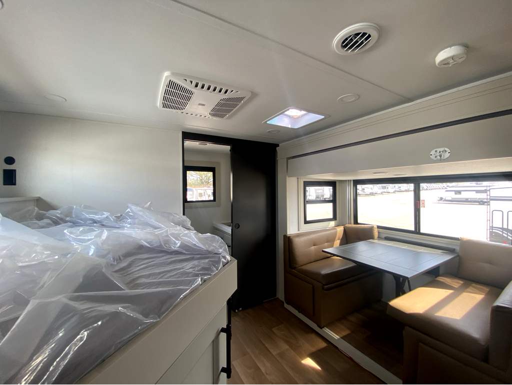 2026 GRAND DESIGN SOLITUDE 414LJMJ - Image 26