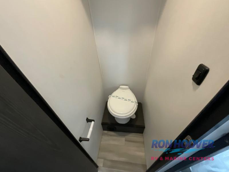 2024 FOREST RIVER 2950LE - Image 21